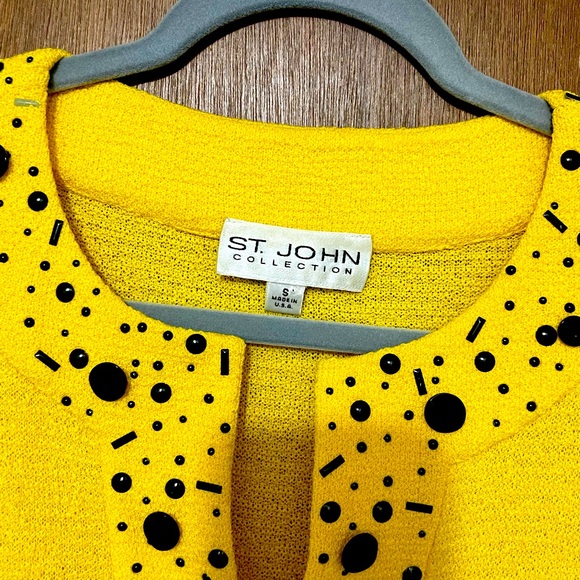 St. John Collection Top with black beads - Picture 2 of 8